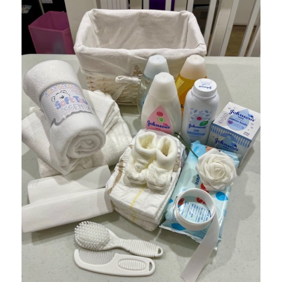 Snugly Bugly Baby Hamper - Neutral