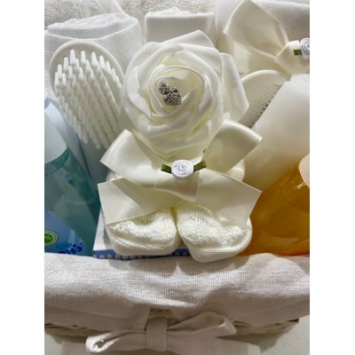 Snugly Bugly Baby Hamper - Neutral